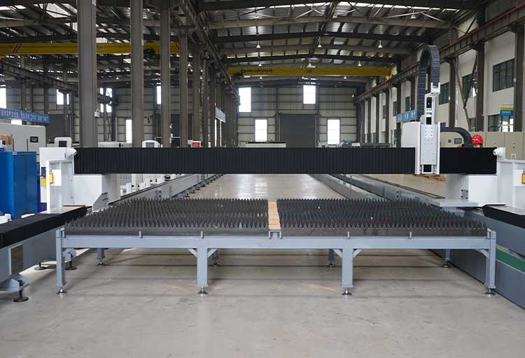 Can large-format laser cutting machines cut iron plates