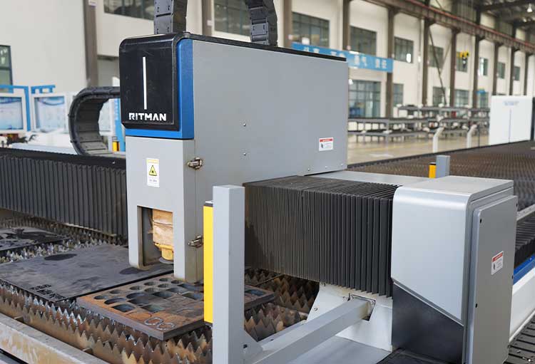 How thick can a 30000W laser cutting machine cut
