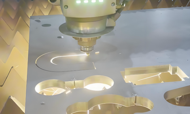 What gas is used for laser cutting aluminum sheets?